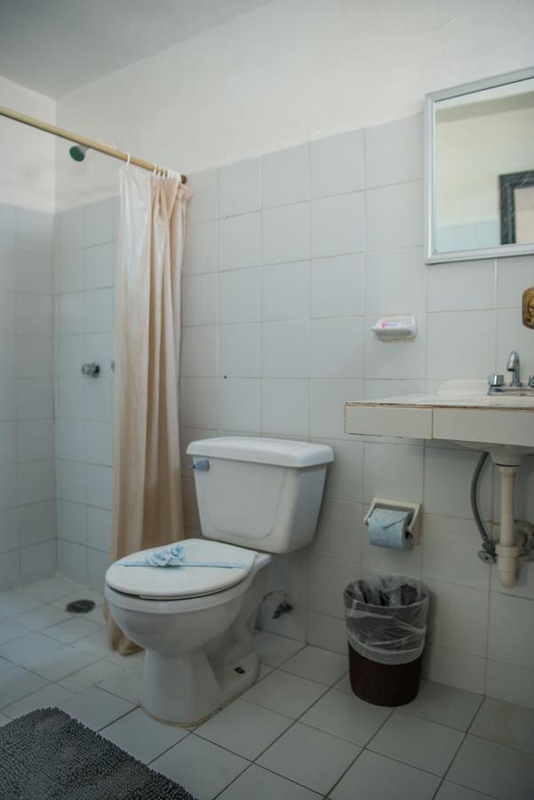Deja Hostel Плая дел Кармен Екстериор снимка