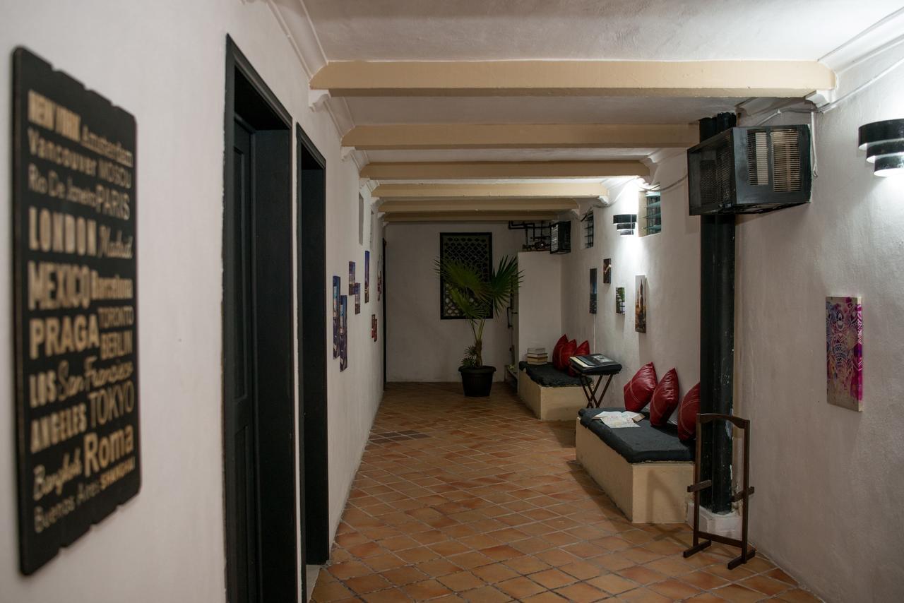Deja Hostel Плая дел Кармен Екстериор снимка