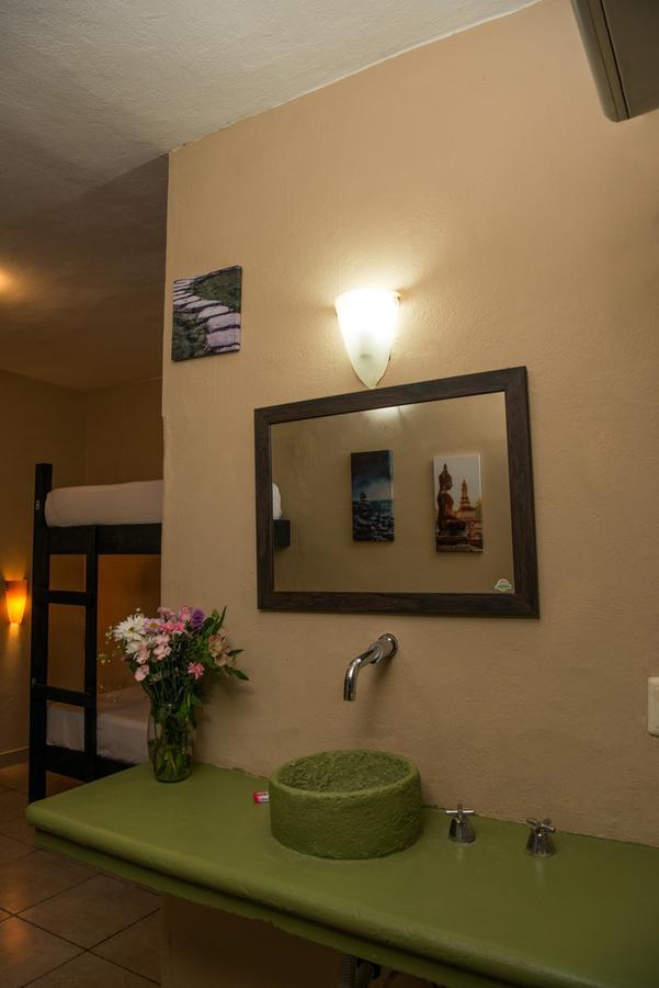 Deja Hostel Плая дел Кармен Екстериор снимка