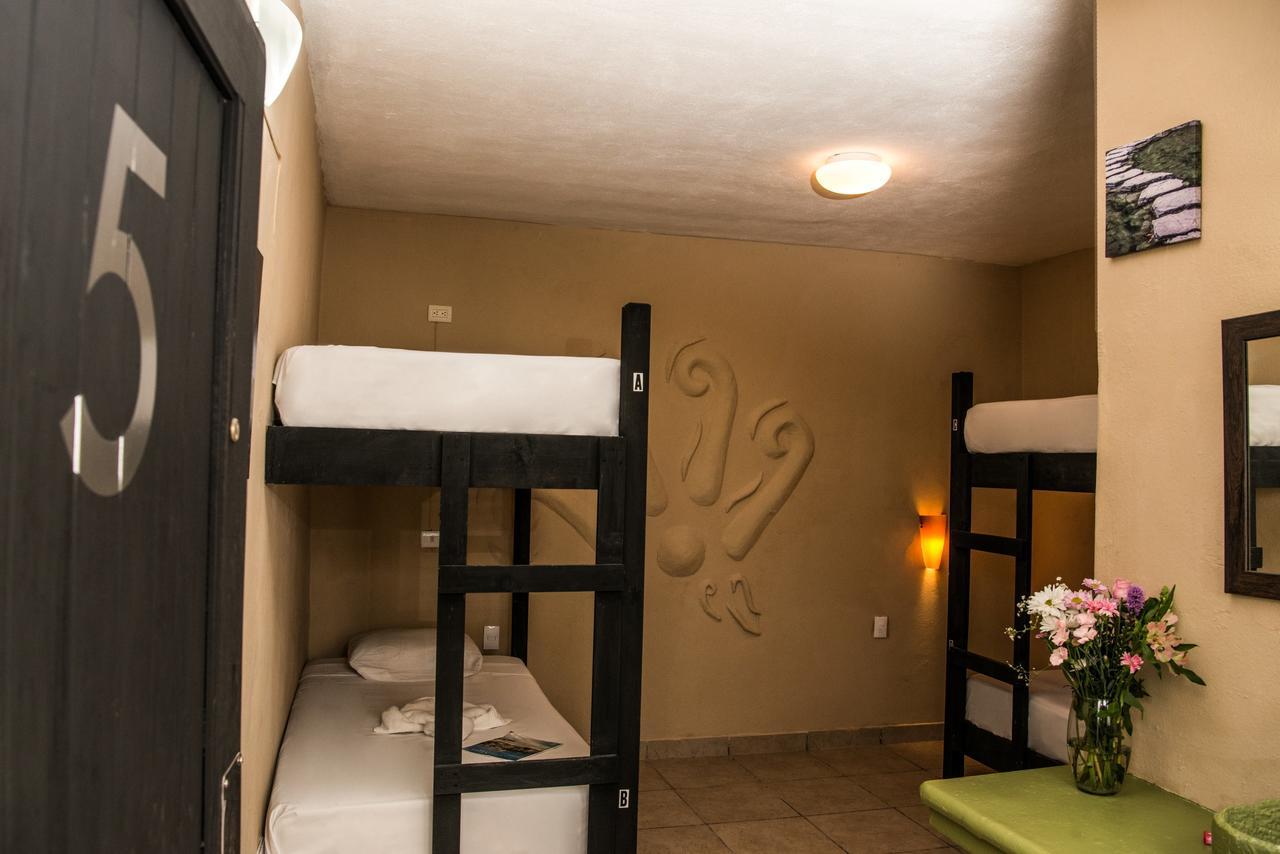 Deja Hostel Плая дел Кармен Екстериор снимка
