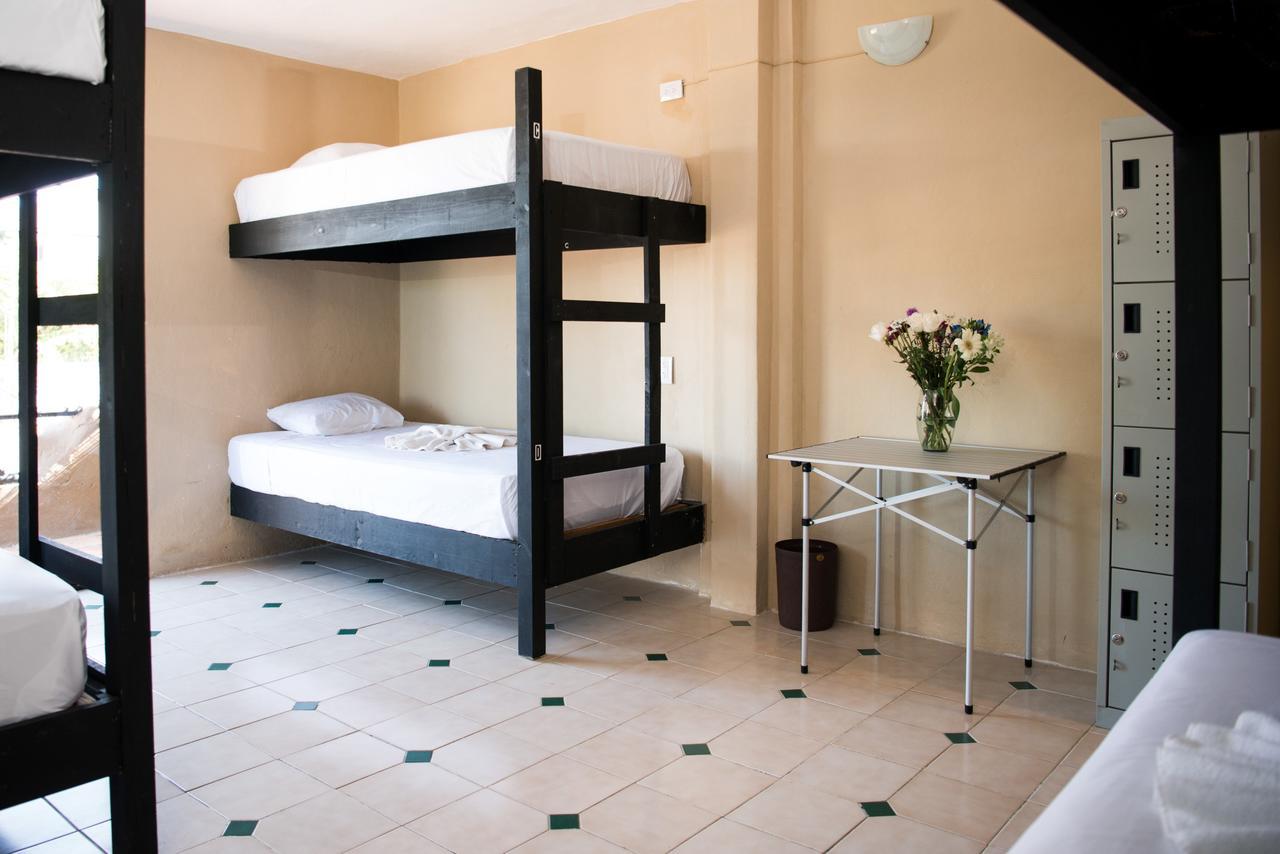 Deja Hostel Плая дел Кармен Екстериор снимка