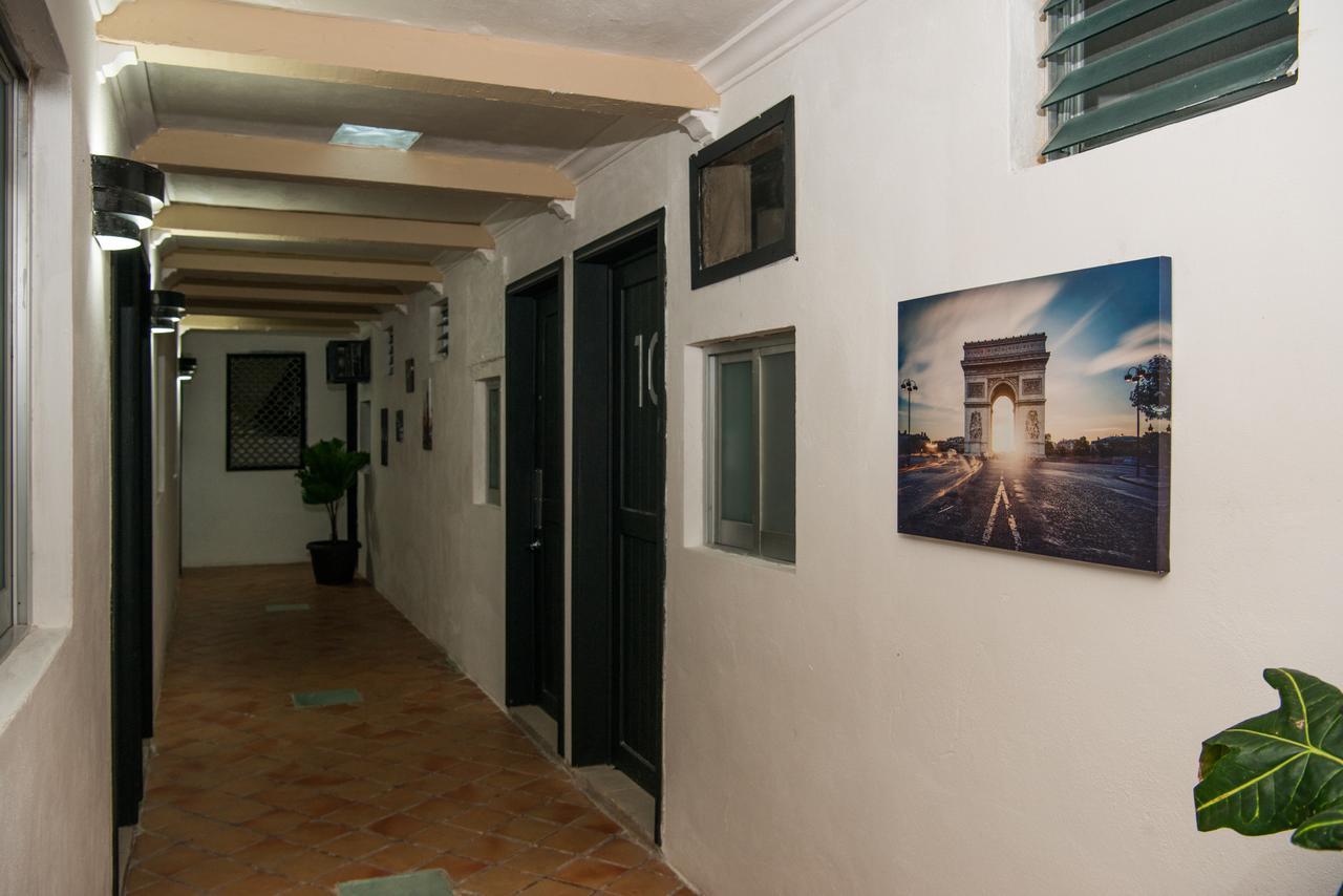 Deja Hostel Плая дел Кармен Екстериор снимка