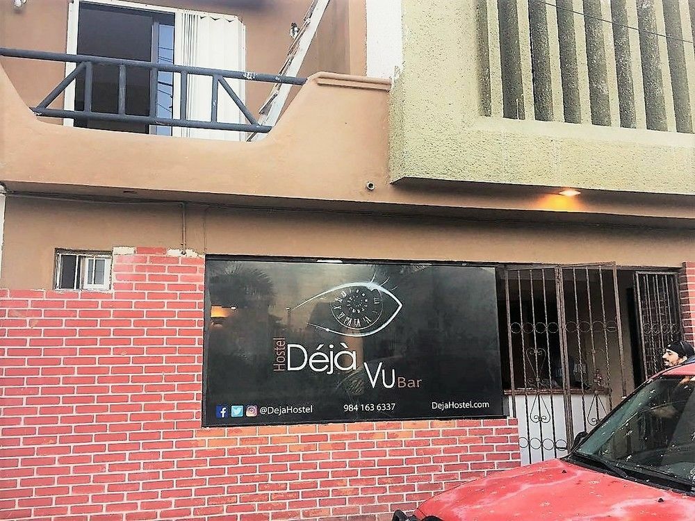 Deja Hostel Плая дел Кармен Екстериор снимка